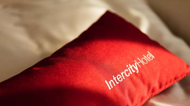 <b>IntercityHotel Braunschweig Room</b>. Images powered by <a href="https://iceportal.shijigroup.com/" title="IcePortal" target="_blank">IcePortal</a>.