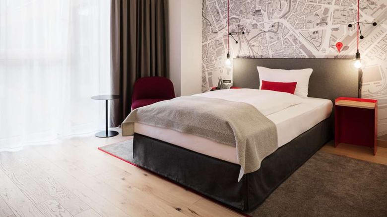 <b>IntercityHotel Braunschweig Room</b>. Images powered by <a href="https://iceportal.shijigroup.com/" title="IcePortal" target="_blank">IcePortal</a>.