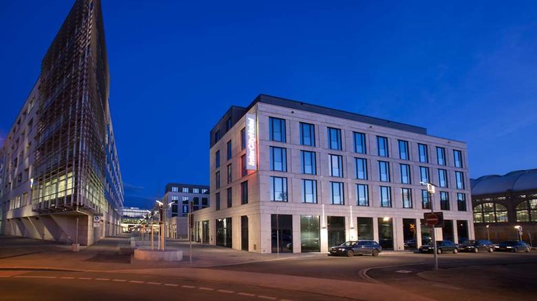 <b>IntercityHotel Dresden Exterior</b>. Images powered by <a href="https://iceportal.shijigroup.com/" title="IcePortal" target="_blank">IcePortal</a>.