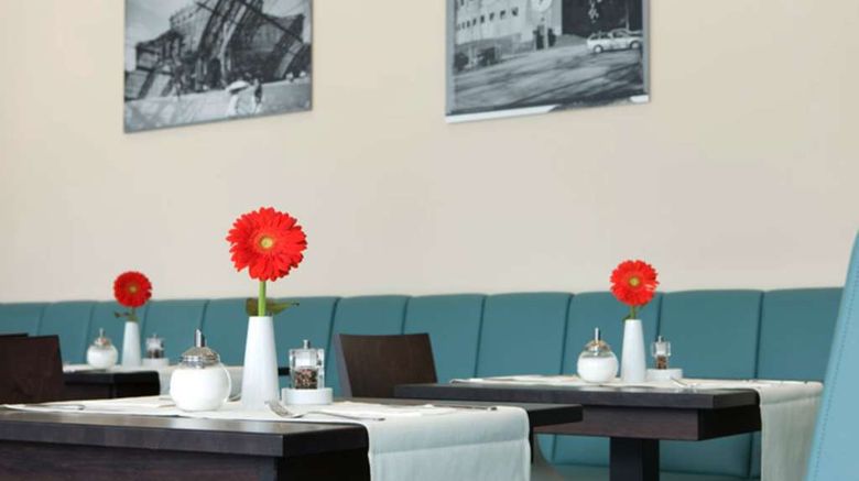 <b>IntercityHotel Dresden Restaurant</b>. Images powered by <a href="https://iceportal.shijigroup.com/" title="IcePortal" target="_blank">IcePortal</a>.
