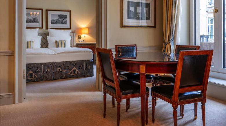<b>Steigenberger Icon Frankfurter Hof Suite</b>. Images powered by <a href="https://iceportal.shijigroup.com/" title="IcePortal" target="_blank">IcePortal</a>.