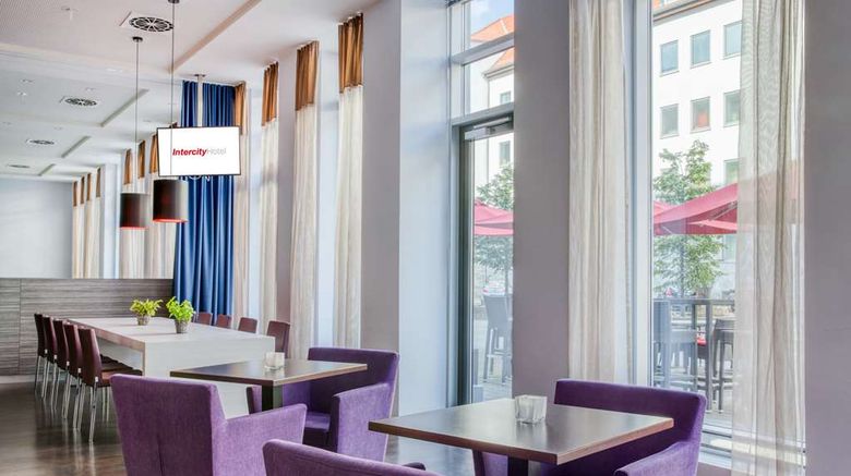 <b>IntercityHotel Hannover Restaurant</b>. Images powered by <a href="https://iceportal.shijigroup.com/" title="IcePortal" target="_blank">IcePortal</a>.