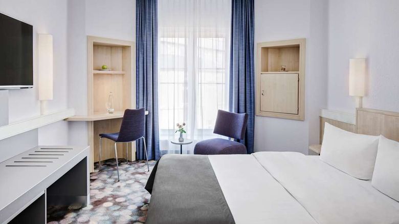 <b>IntercityHotel Hamburg-Altona Room</b>. Images powered by <a href="https://iceportal.shijigroup.com/" title="IcePortal" target="_blank">IcePortal</a>.