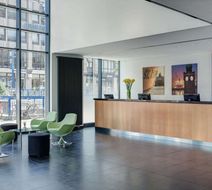 IntercityHotel Hamburg Hauptbahnhof Lobby