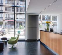 IntercityHotel Hamburg Hauptbahnhof Lobby