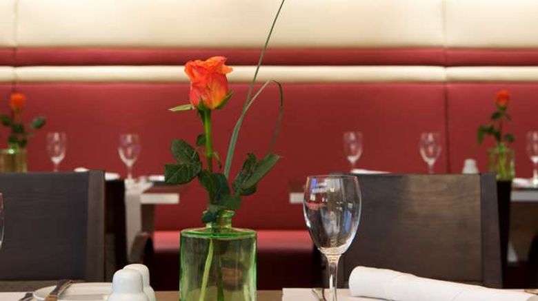<b>IntercityHotel Hamburg Hauptbahnhof Restaurant</b>. Images powered by <a href="https://iceportal.shijigroup.com/" title="IcePortal" target="_blank">IcePortal</a>.