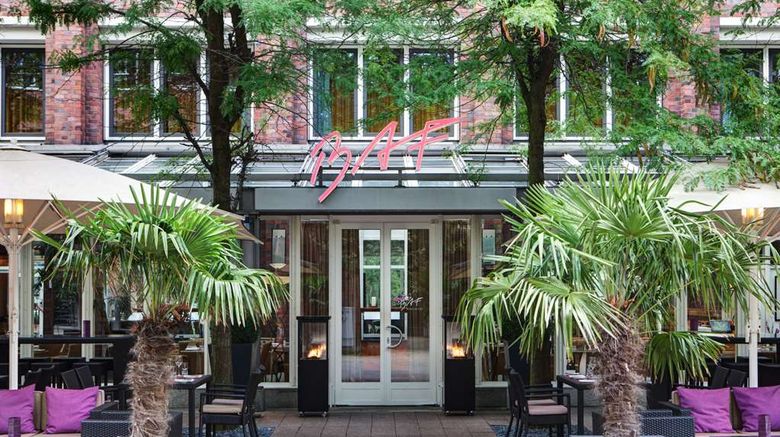 <b>Steigenberger Hotel Hamburg Restaurant</b>. Images powered by <a href="https://iceportal.shijigroup.com/" title="IcePortal" target="_blank">IcePortal</a>.