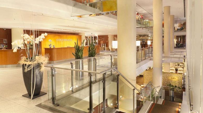 <b>Steigenberger Hotel Hamburg Lobby</b>. Images powered by <a href="https://iceportal.shijigroup.com/" title="IcePortal" target="_blank">IcePortal</a>.