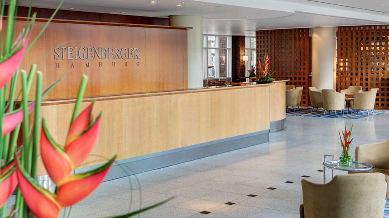 <b>Steigenberger Hotel Hamburg Lobby</b>. Images powered by <a href="https://iceportal.shijigroup.com/" title="IcePortal" target="_blank">IcePortal</a>.