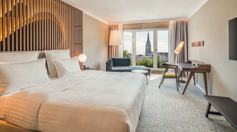 <b>Steigenberger Hotel Hamburg Room</b>. Images powered by <a href="https://iceportal.shijigroup.com/" title="IcePortal" target="_blank">IcePortal</a>.