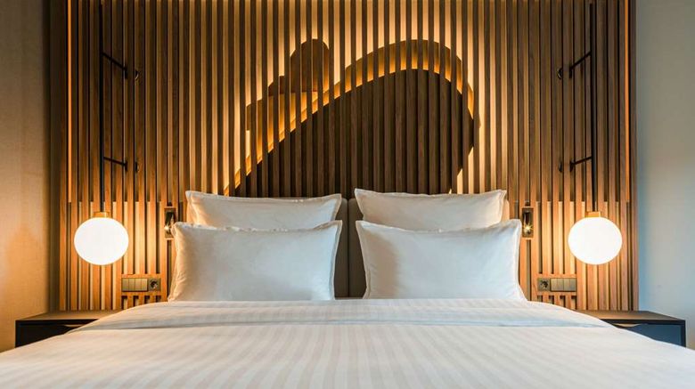 <b>Steigenberger Hotel Hamburg Room</b>. Images powered by <a href="https://iceportal.shijigroup.com/" title="IcePortal" target="_blank">IcePortal</a>.
