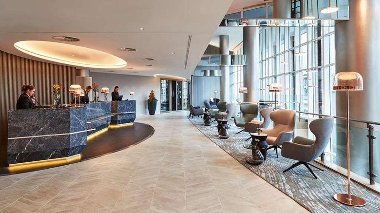 <b>Steigenberger Hotel Hamburg Lobby</b>. Images powered by <a href="https://iceportal.shijigroup.com/" title="IcePortal" target="_blank">IcePortal</a>.