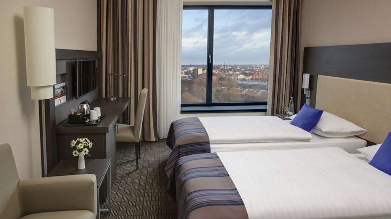 <b>IntercityHotel Hamburg Dammtor Messe Room</b>. Images powered by <a href="https://iceportal.shijigroup.com/" title="IcePortal" target="_blank">IcePortal</a>.