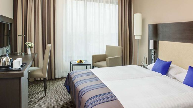 <b>IntercityHotel Hamburg Dammtor Messe Room</b>. Images powered by <a href="https://iceportal.shijigroup.com/" title="IcePortal" target="_blank">IcePortal</a>.