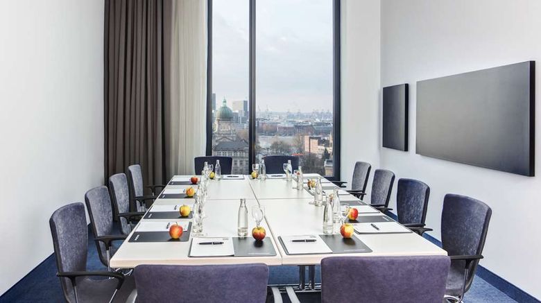 <b>IntercityHotel Hamburg Dammtor Messe Meeting</b>. Images powered by <a href="https://iceportal.shijigroup.com/" title="IcePortal" target="_blank">IcePortal</a>.