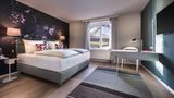 <b>Steigenberger Hotel Treudelberg Room</b>. Images powered by <a href="https://iceportal.shijigroup.com/" title="IcePortal" target="_blank">IcePortal</a>.