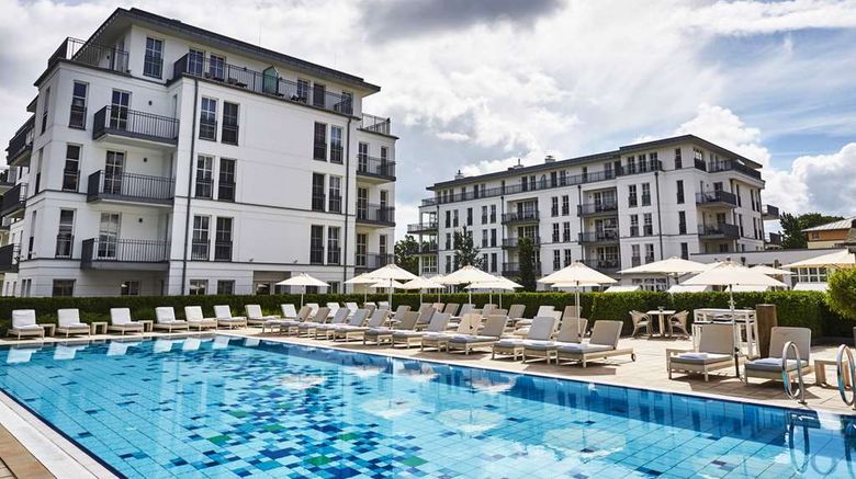 <b>Steigenberger Grandhotel and Spa Pool</b>. Images powered by <a href="https://iceportal.shijigroup.com/" title="IcePortal" target="_blank">IcePortal</a>.