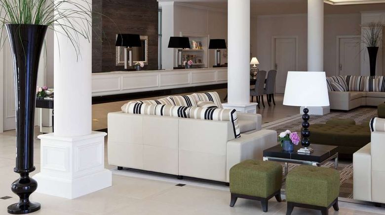 <b>Steigenberger Grandhotel and Spa Lobby</b>. Images powered by <a href="https://iceportal.shijigroup.com/" title="IcePortal" target="_blank">IcePortal</a>.