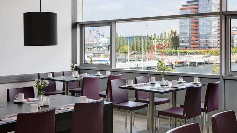 <b>IntercityHotel Kiel Restaurant</b>. Images powered by <a href="https://iceportal.shijigroup.com/" title="IcePortal" target="_blank">IcePortal</a>.