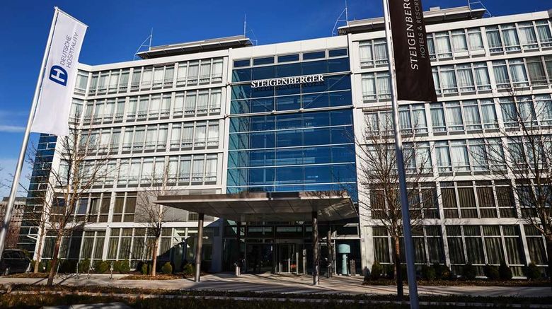 <b>Steigenberger Hotel Munchen Exterior</b>. Images powered by <a href="https://iceportal.shijigroup.com/" title="IcePortal" target="_blank">IcePortal</a>.
