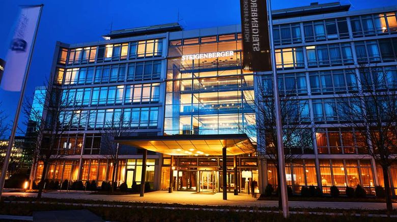 <b>Steigenberger Hotel Munchen Exterior</b>. Images powered by <a href="https://iceportal.shijigroup.com/" title="IcePortal" target="_blank">IcePortal</a>.