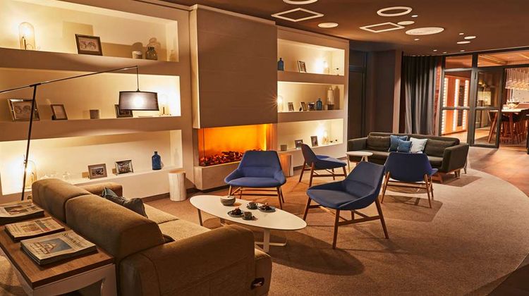 Steigenberger Hotel Munchen Lobby