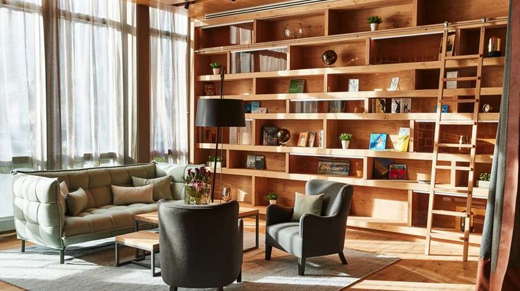 Steigenberger Hotel Munchen Lobby