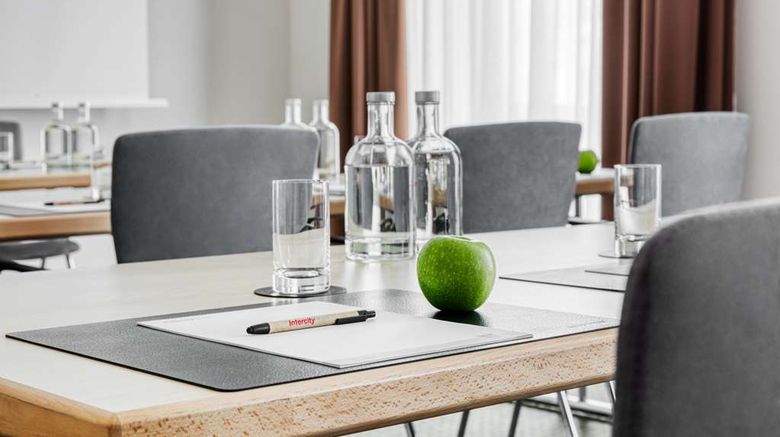 <b>IntercityHotel Nuremberg Meeting</b>. Images powered by <a href="https://iceportal.shijigroup.com/" title="IcePortal" target="_blank">IcePortal</a>.