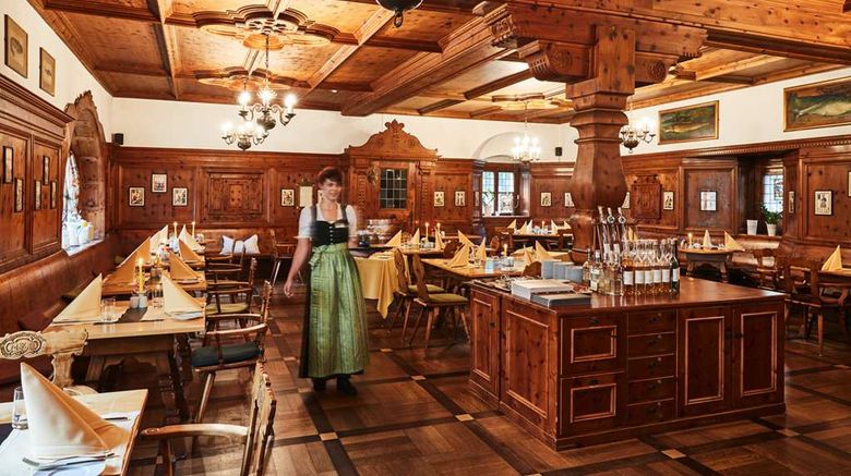 <b>Steigenberger Inselhotel Restaurant</b>. Images powered by <a href="https://iceportal.shijigroup.com/" title="IcePortal" target="_blank">IcePortal</a>.