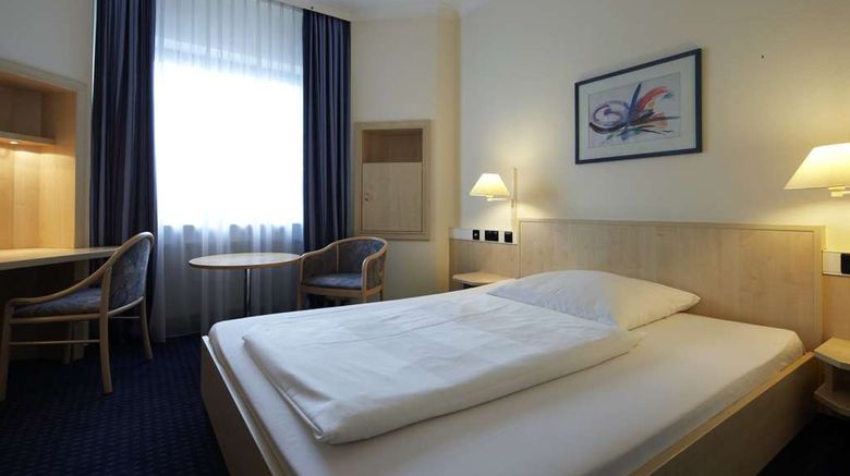 <b>IntercityHotel Ulm Room</b>. Images powered by <a href="https://iceportal.shijigroup.com/" title="IcePortal" target="_blank">IcePortal</a>.