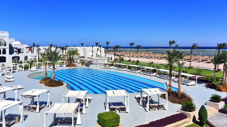 <b>Steigenberger Alcazar Pool</b>. Images powered by <a href="https://iceportal.shijigroup.com/" title="IcePortal" target="_blank">IcePortal</a>.