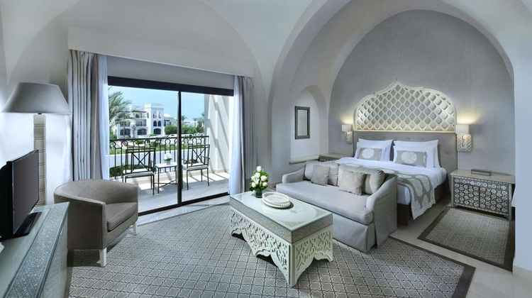 Steigenberger Alcazar Room