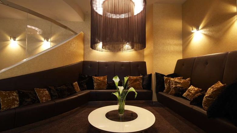 <b>Steigenberger Graf Zeppelin Lobby</b>. Images powered by <a href="https://iceportal.shijigroup.com/" title="IcePortal" target="_blank">IcePortal</a>.