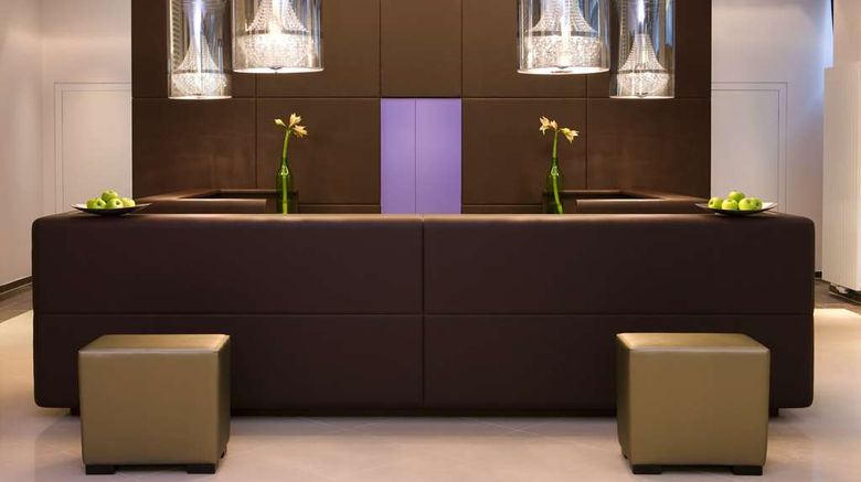 <b>Steigenberger Hotel Herrenhof Lobby</b>. Images powered by <a href="https://iceportal.shijigroup.com/" title="IcePortal" target="_blank">IcePortal</a>.