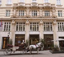 Steigenberger Hotel Herrenhof Exterior