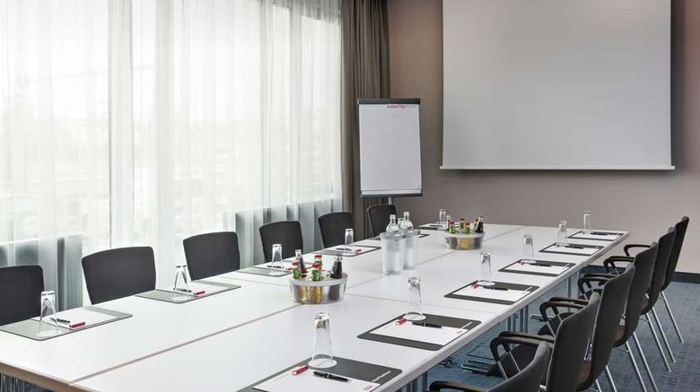 <b>IntercityHotel Darmstadt Meeting</b>. Images powered by <a href="https://iceportal.shijigroup.com/" title="IcePortal" target="_blank">IcePortal</a>.