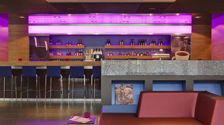 <b>IntercityHotel Darmstadt Restaurant</b>. Images powered by <a href="https://iceportal.shijigroup.com/" title="IcePortal" target="_blank">IcePortal</a>.
