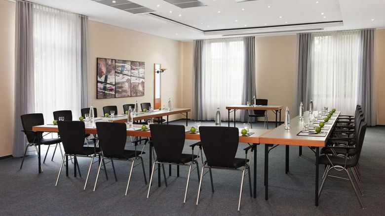 <b>IntercityHotel Magdeburg Meeting</b>. Images powered by <a href="https://iceportal.shijigroup.com/" title="IcePortal" target="_blank">IcePortal</a>.
