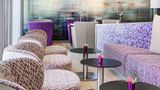 <b>IntercityHotel Rostock Lobby</b>. Images powered by <a href="https://iceportal.shijigroup.com/" title="IcePortal" target="_blank">IcePortal</a>.