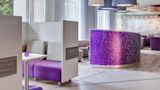 <b>IntercityHotel Rostock Lobby</b>. Images powered by <a href="https://iceportal.shijigroup.com/" title="IcePortal" target="_blank">IcePortal</a>.