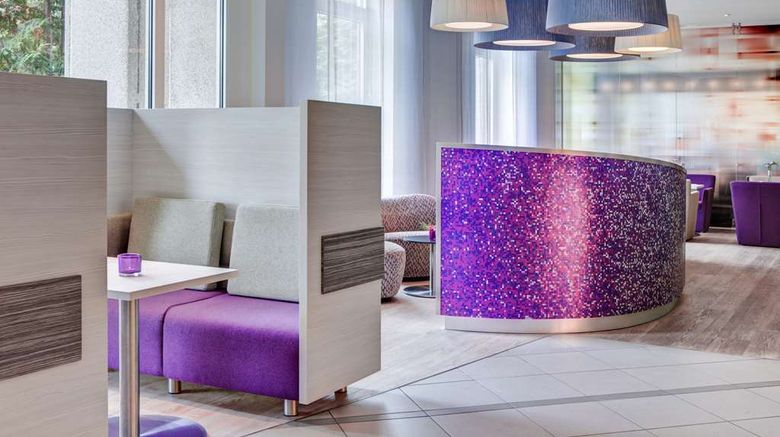 <b>IntercityHotel Rostock Lobby</b>. Images powered by <a href="https://iceportal.shijigroup.com/" title="IcePortal" target="_blank">IcePortal</a>.