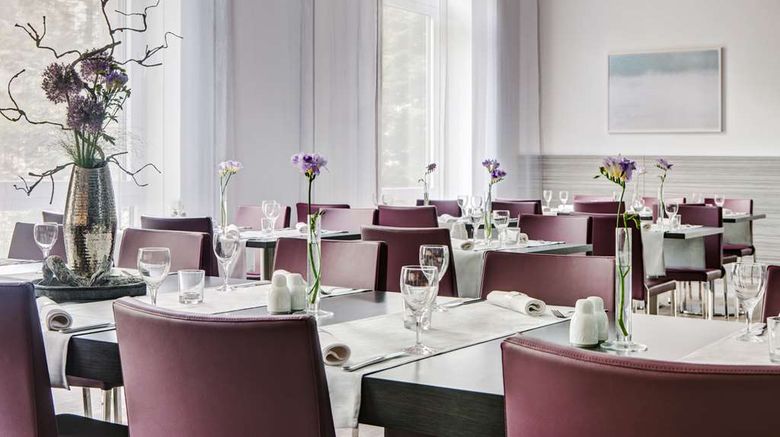 <b>IntercityHotel Rostock Restaurant</b>. Images powered by <a href="https://iceportal.shijigroup.com/" title="IcePortal" target="_blank">IcePortal</a>.