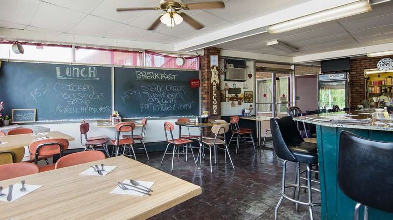 <b>Knights Inn Amsterdam Restaurant</b>. Images powered by <a href="https://iceportal.shijigroup.com/" title="IcePortal" target="_blank">IcePortal</a>.