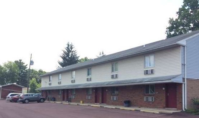 Knights Inn Center Valley Exterior