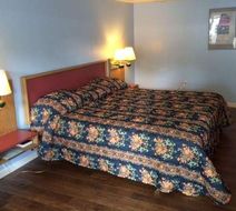 Knights Inn Center Valley Room