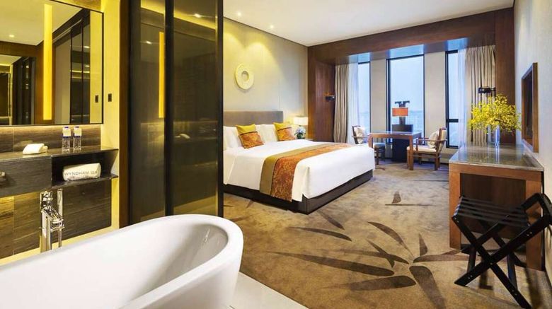<b>Wyndham Grand Plaza Royale Kaidi Room</b>. Images powered by <a href="https://iceportal.shijigroup.com/" title="IcePortal" target="_blank">IcePortal</a>.
