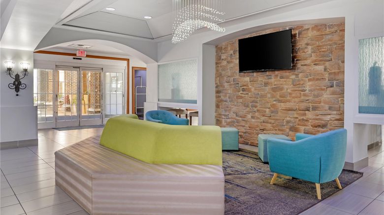 <b>Best Western Plus Orlando LakeBuenaVista Lobby</b>. Images powered by <a href="https://iceportal.shijigroup.com/" title="IcePortal" target="_blank">IcePortal</a>.