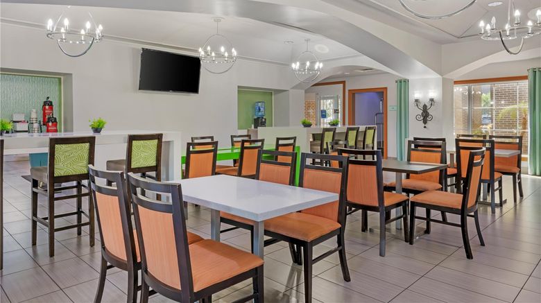 <b>Best Western Plus Orlando LakeBuenaVista Restaurant</b>. Images powered by <a href="https://iceportal.shijigroup.com/" title="IcePortal" target="_blank">IcePortal</a>.