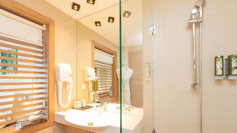 <b>Mouratoglou Hotel & Resort Room</b>. Images powered by <a href="https://iceportal.shijigroup.com/" title="IcePortal" target="_blank">IcePortal</a>.