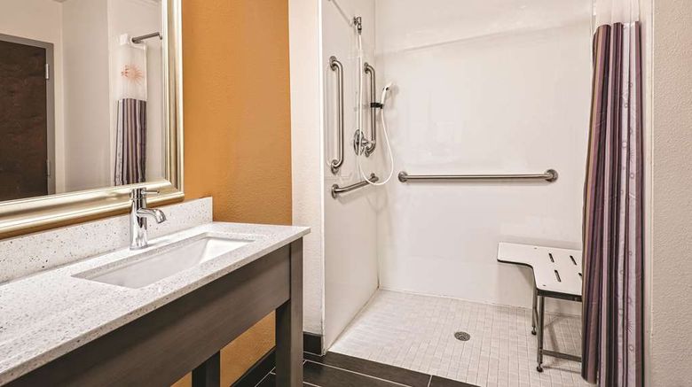 <b>La Quinta Inn/Suites San Antonio I-10 E Room</b>. Images powered by <a href="https://iceportal.shijigroup.com/" title="IcePortal" target="_blank">IcePortal</a>.